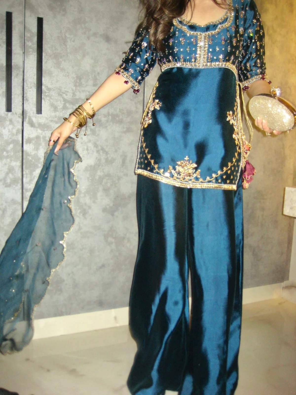 Teal blue Outfit - Image 4